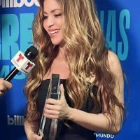 Shakira recibe reconocimiento como «Mujer del Año»
